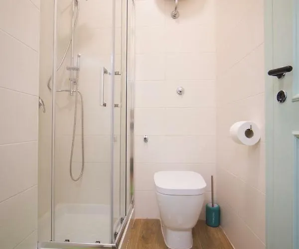 Astrea بيت ضيافة *